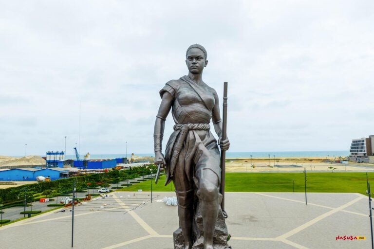 À Cotonou, l’Amazone se transforme en scène géante : musique et danse au rendez-vous jusqu’au 12 septembre